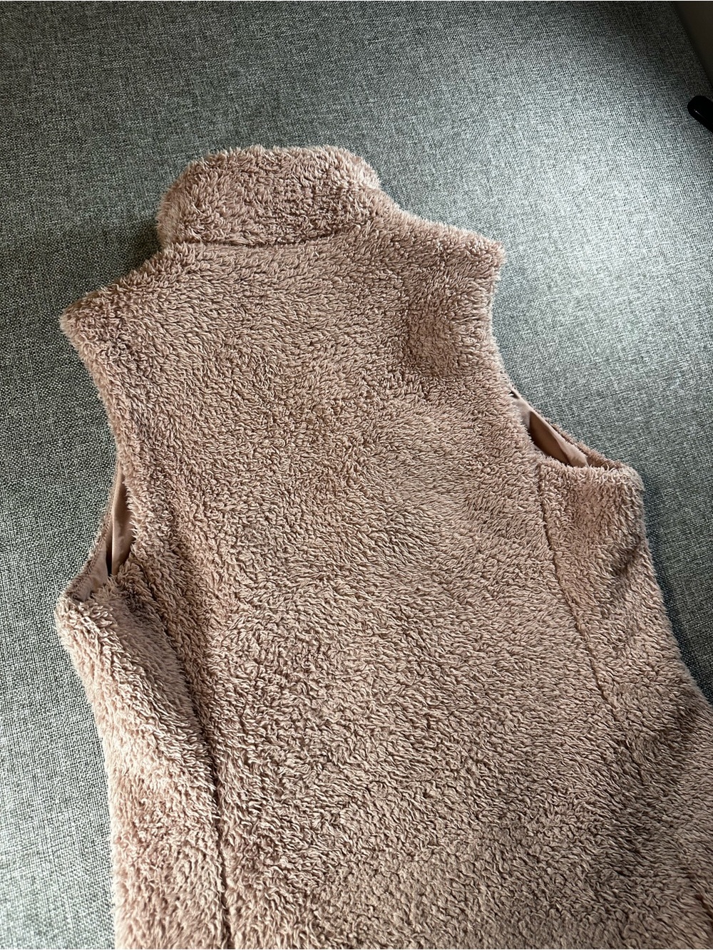 Patagonia Women’s Sherpa Fleece Vest in Taupe - Picture 11 of 12